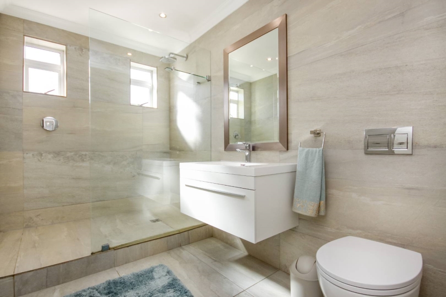 To Let 3 Bedroom Property for Rent in Sea Point Western Cape